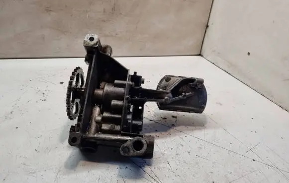 Volvo V50 Oil pump 9644350880