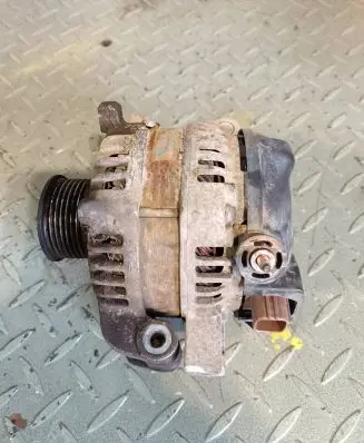 Toyota Corolla Verso E121 Generator/alternator