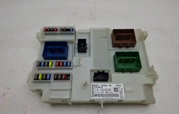 Volvo V60 Fuse module 31327995