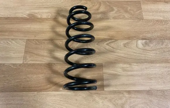 Toyota Avensis T250 Rear coil spring 