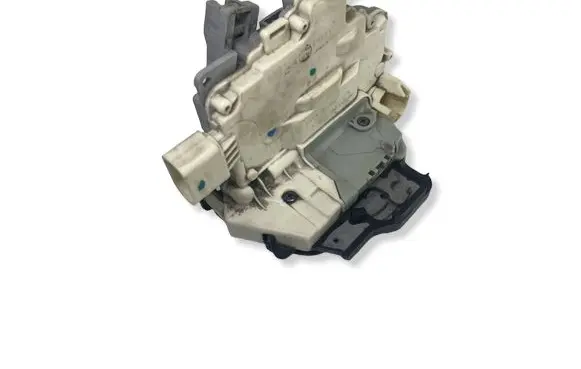 Audi A3 S3 8P Front door lock 4F1837015