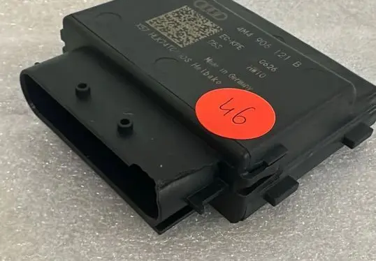 Audi Q7 4M Fuel injection pump control unit/module 4M4906121B