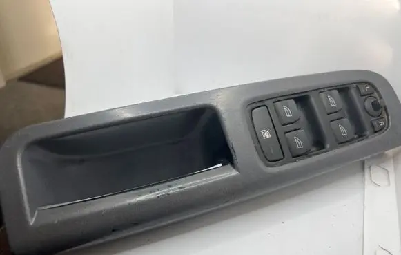 Volvo V50 Electric window control switch 30710787