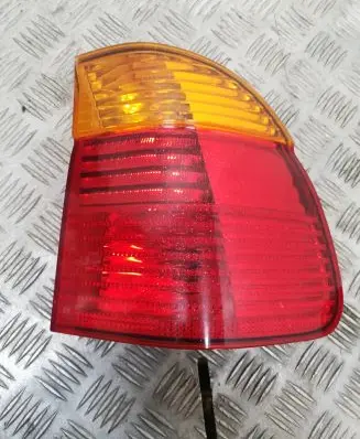 BMW 5 E39 Rear/tail lights 6900214 10072001 301302