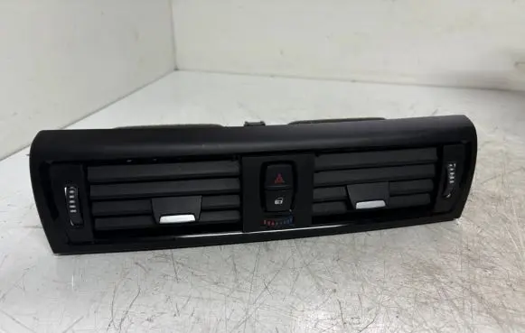 BMW 1 F20 F21 Dash center air vent grill 9207116