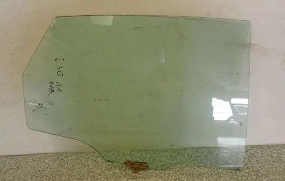 Hyundai i30 Sliding door window/glass 