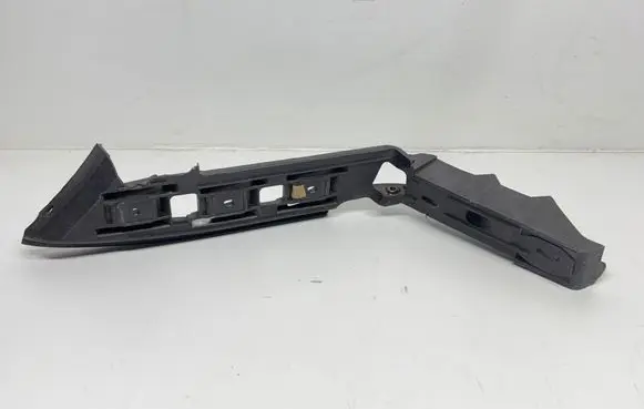 Volkswagen Touran I Rear bumper mounting bracket 1T0807375