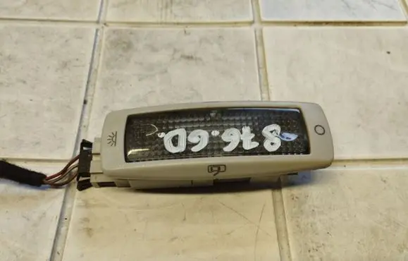 Volkswagen PASSAT B5 Other interior light 3B0947291