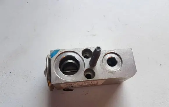 Mercedes-Benz V Class W447 Air conditioning (A/C) expansion valve A4478350400