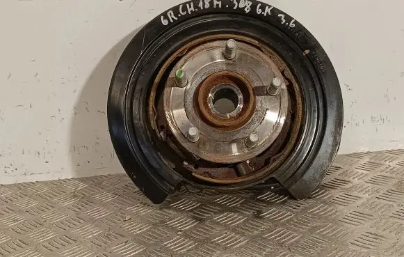 Jeep Grand Cherokee Rear wheel hub 04877113AC