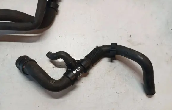 Volvo V70 Engine coolant pipe/hose S4000238