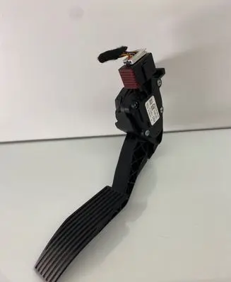 Opel Insignia A Accelerator throttle pedal 13237352 6PV00976500 21122010