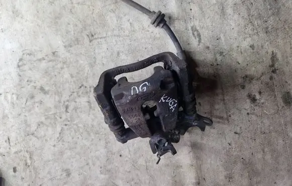 Ford Kuga I Rear brake caliper M907