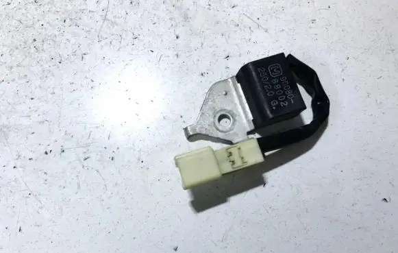 Toyota Avensis T250 Antenna control unit 9008088002 90080-88002