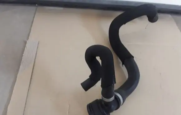 Volvo V40 Engine coolant pipe/hose 206931