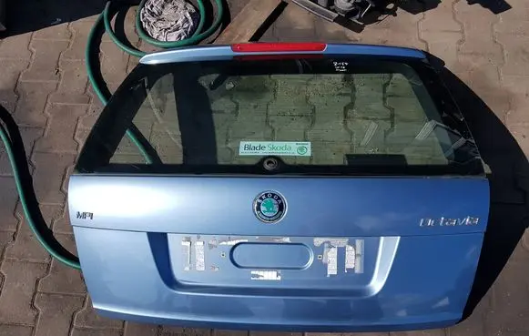 Skoda Octavia Mk2 (1Z) Truck tailgate 