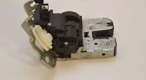 Audi A4 S4 B8 8K Tailgate/trunk/boot lock/catch/latch 8K9827505