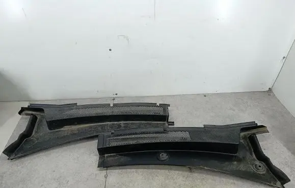 Opel Grandland X Wiper trim 