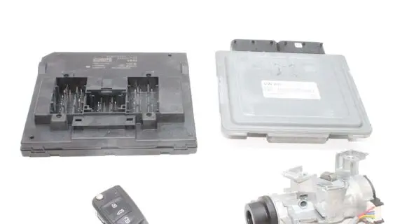 Seat Leon (5F) Engine ECU kit and lock set 06K907425B 5Q0937084CL