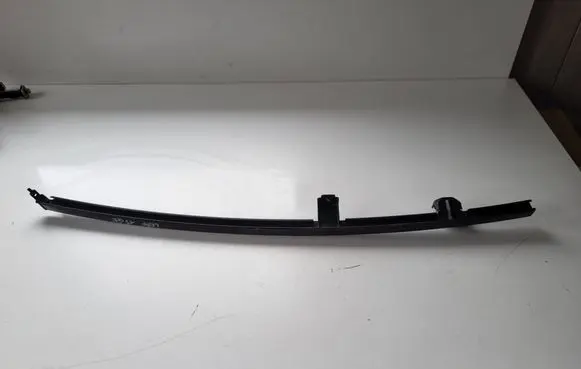 Nissan Leaf I (ZE0) Rear door windshield rail 
