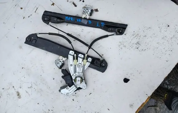 Vauxhall Meriva B Front window lifting mechanism without motor 