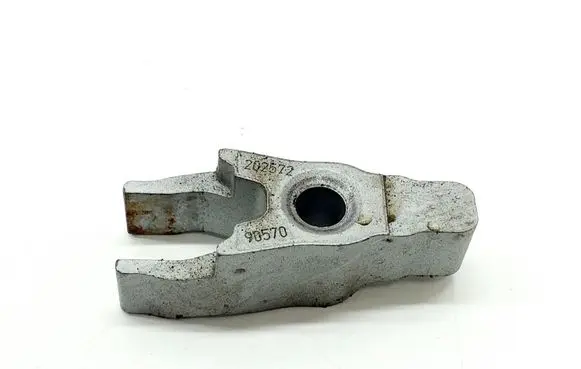 Opel Astra K Fuel Injector clamp holder 90570 202572