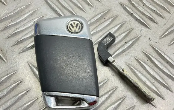 Volkswagen PASSAT B8 Ignition key/card 3G0959752BC