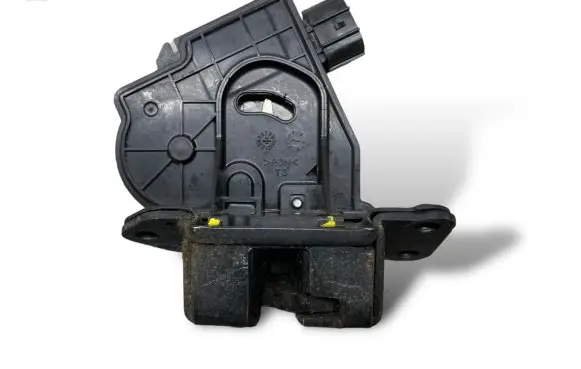 Loading door lock