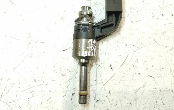 Volkswagen Scirocco Fuel injector 03C906036F