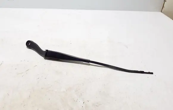 Front wiper blade arm
