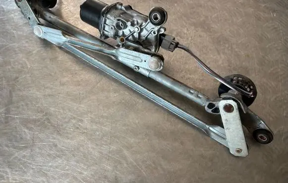 Renault Kadjar Front wiper linkage and motor