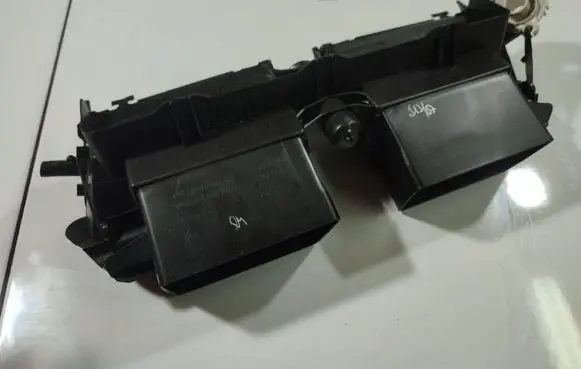 Citroen C4 I Picasso Dash center air vent grill 303845