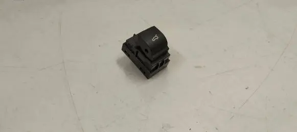 Tailgate opening switch