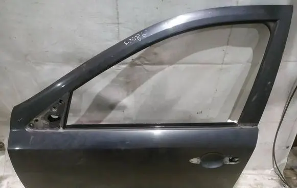 Renault Laguna II Front door JUODOS
