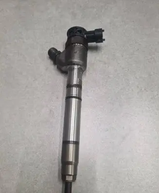 Hyundai i40 Fuel injector 338002A610 0445110589 6600808791501