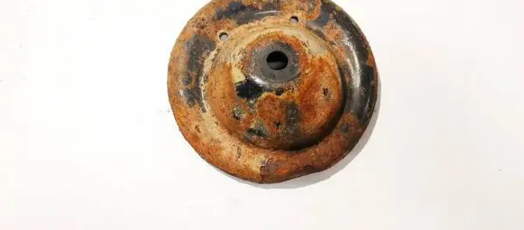 Subaru Legacy Coil spring mount 