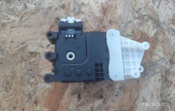 Mazda 3 II Air flap motor/actuator 1914K 170620252111