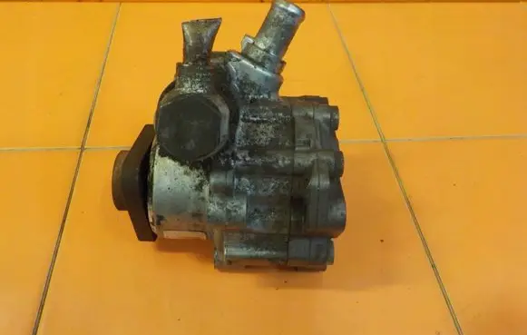 BMW 3 E90 E91 Power steering pump 7693974118