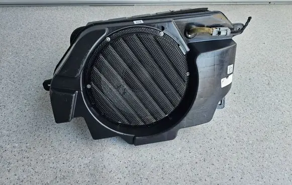 Jeep Grand Cherokee WL Subwoofer speaker 68347133AA