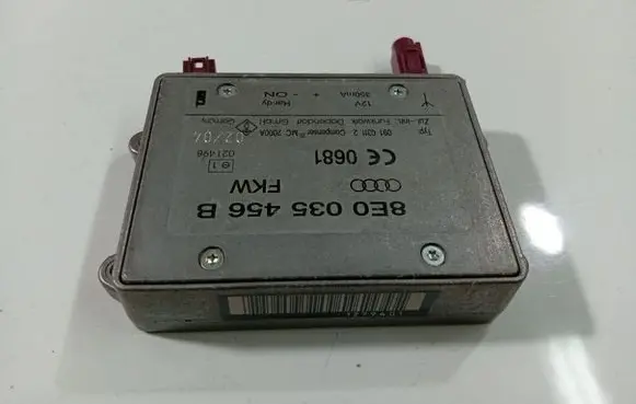 Audi A3 S3 8P Antenna control unit 8E0035456B