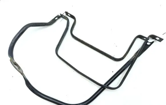 Fuel tank mounting bracket