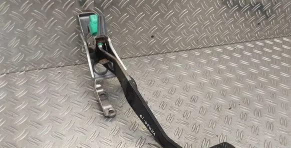 Toyota Verso Brake pedal 