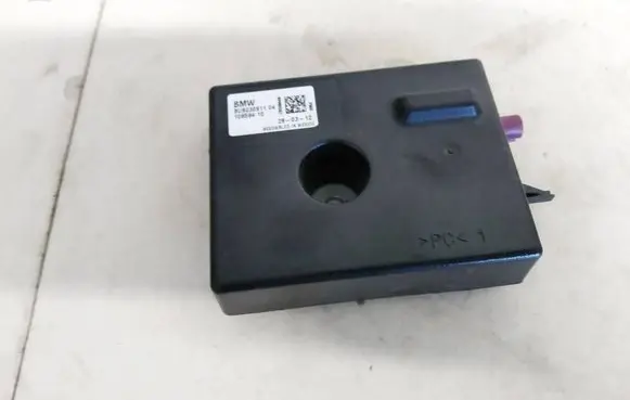 BMW 5 F10 F11 Antenna control unit 10859410 BU923091104