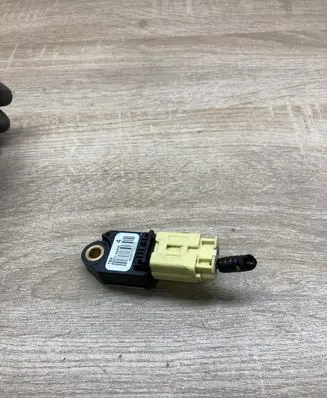 Lexus IS 220D-250-350 Airbag deployment crash/impact sensor 898310W040