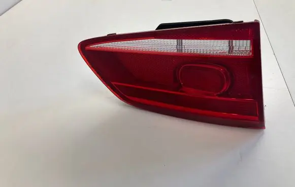 Volkswagen PASSAT B7 Tailgate rear/tail lights