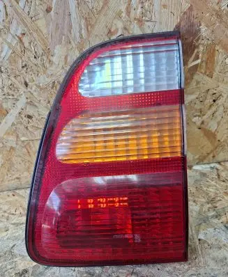 Toyota Land Cruiser (J100) Rear/tail lights