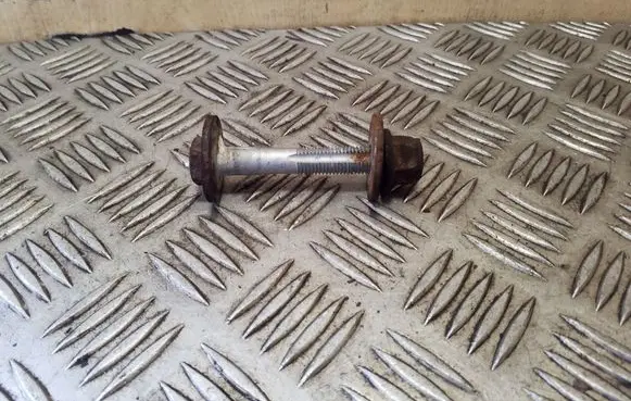 Volkswagen Eos Rear suspension camber bolt 