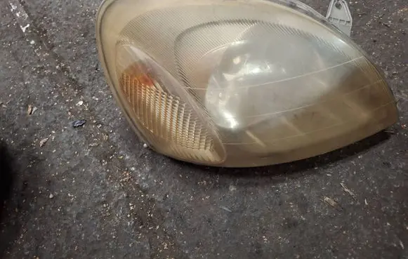Toyota Yaris Headlight/headlamp 52002