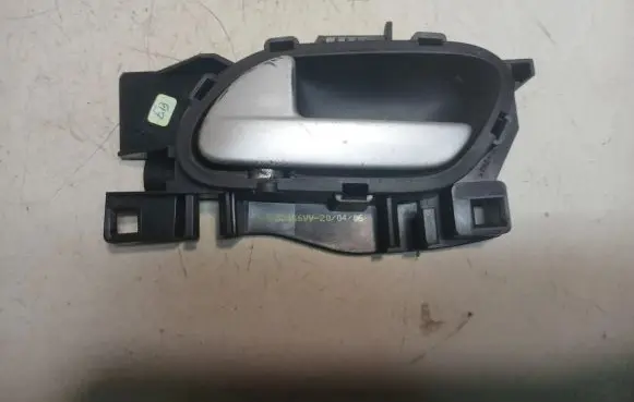 Peugeot 207 Front door interior handle 96802456VV