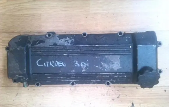 Citroen Xantia Rocker cam cover 
